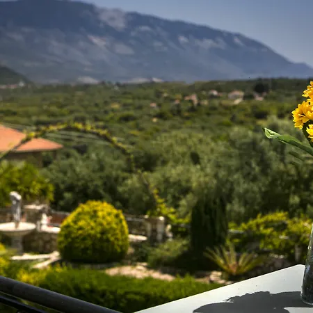 Evi's Gardens Appartement Menegata